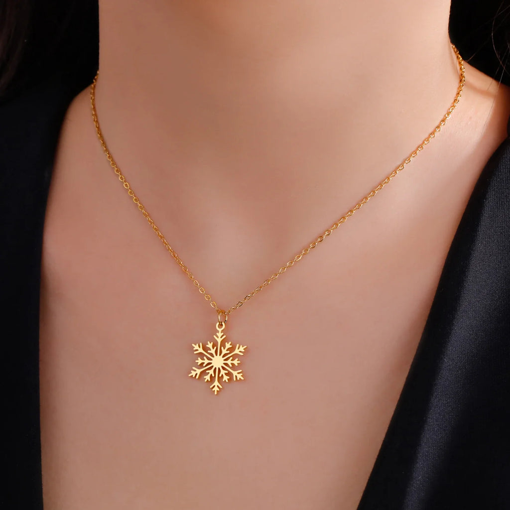 Winter Snowflake Pendant Necklace gold