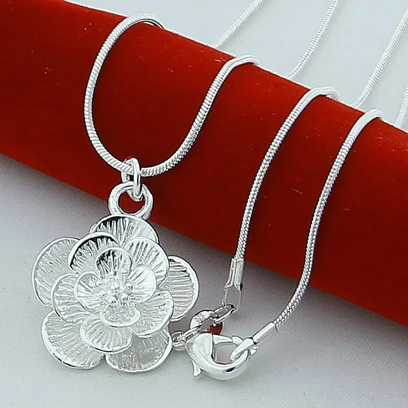 Silvered Elegant Large Flower Pendant Necklace