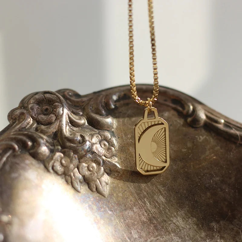 Vintage Style Moon Pendant Necklace