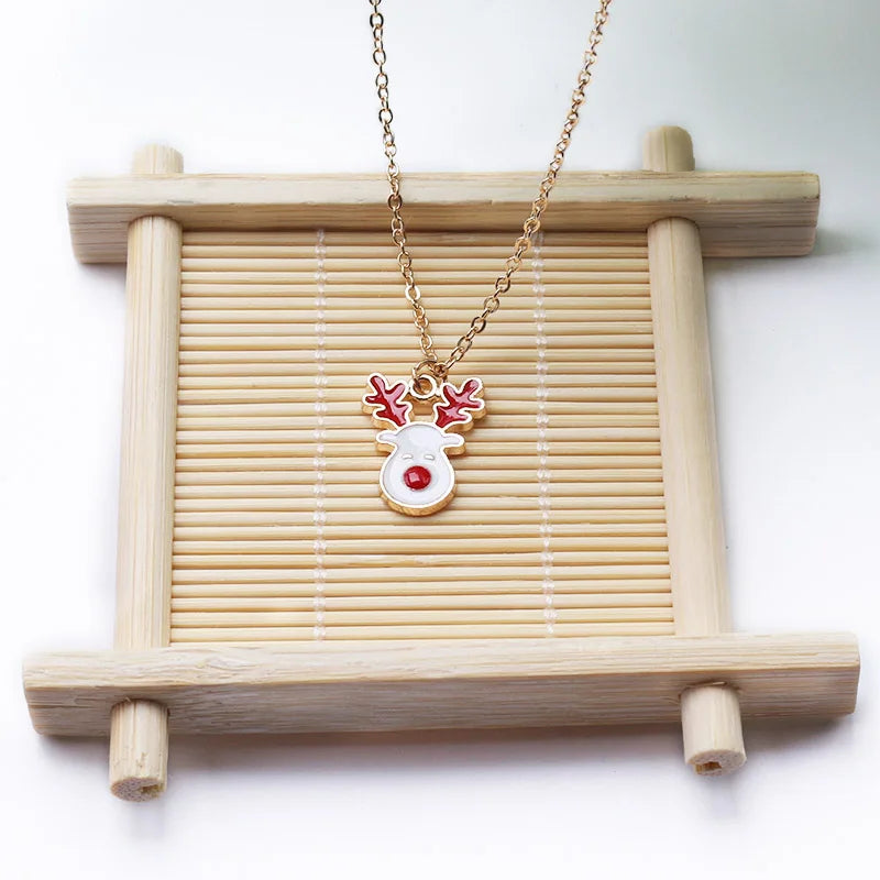 Snow Christmas Rennes Pendant Necklace