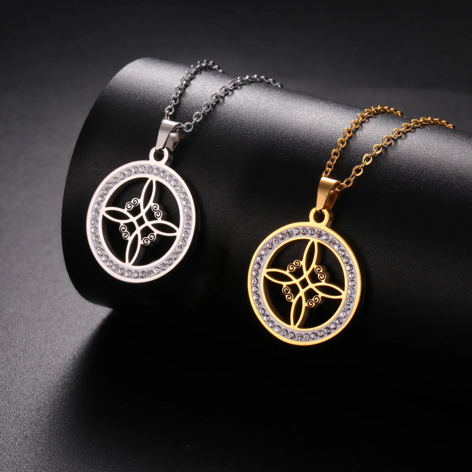 Wiccan Pendant Necklace Witch's Knot Protective Amulet silver