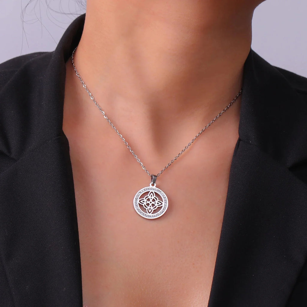 Wiccan Pendant Necklace Witch's Knot Protective Amulet for Women silver