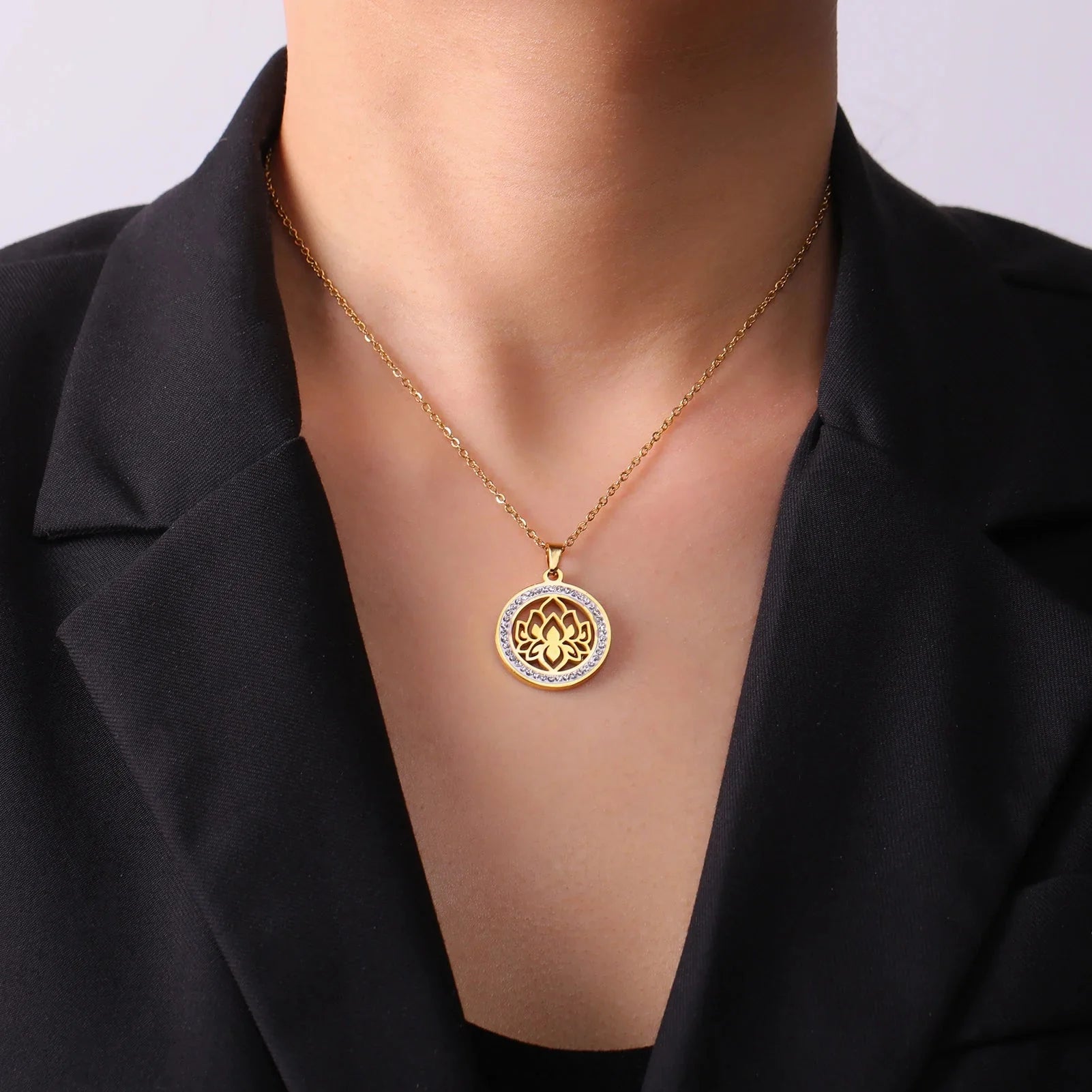 Zen Women's Pendant Necklace Lotus Flower gold