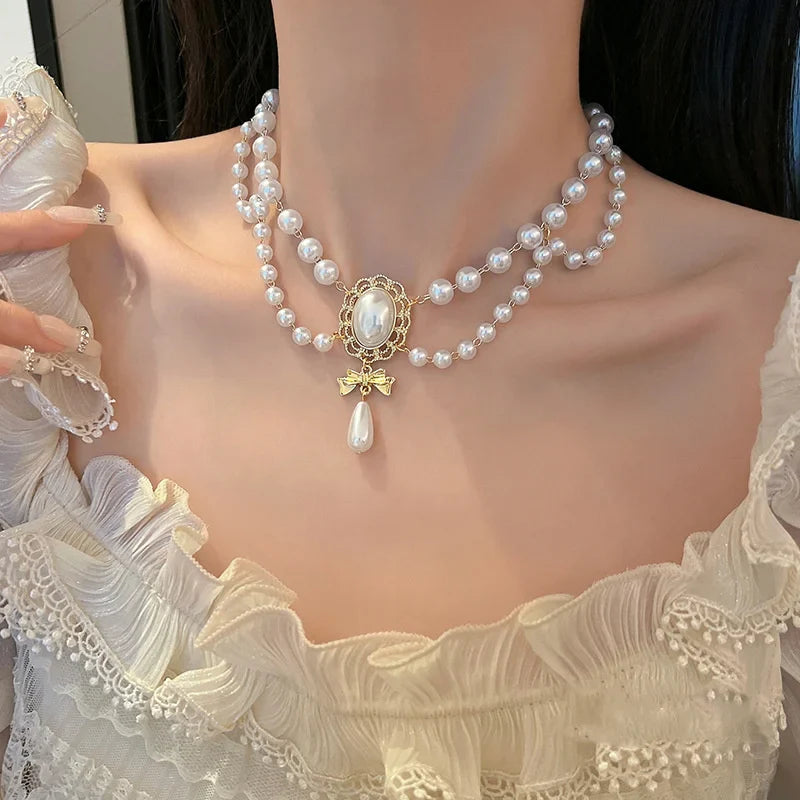 Choker Necklace with Baroque Style Pearl Pendants