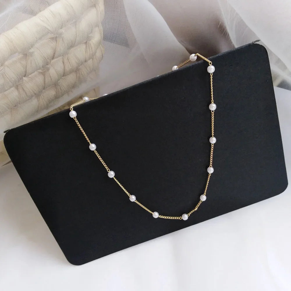 Women's Choker Necklace with Gold Pearls