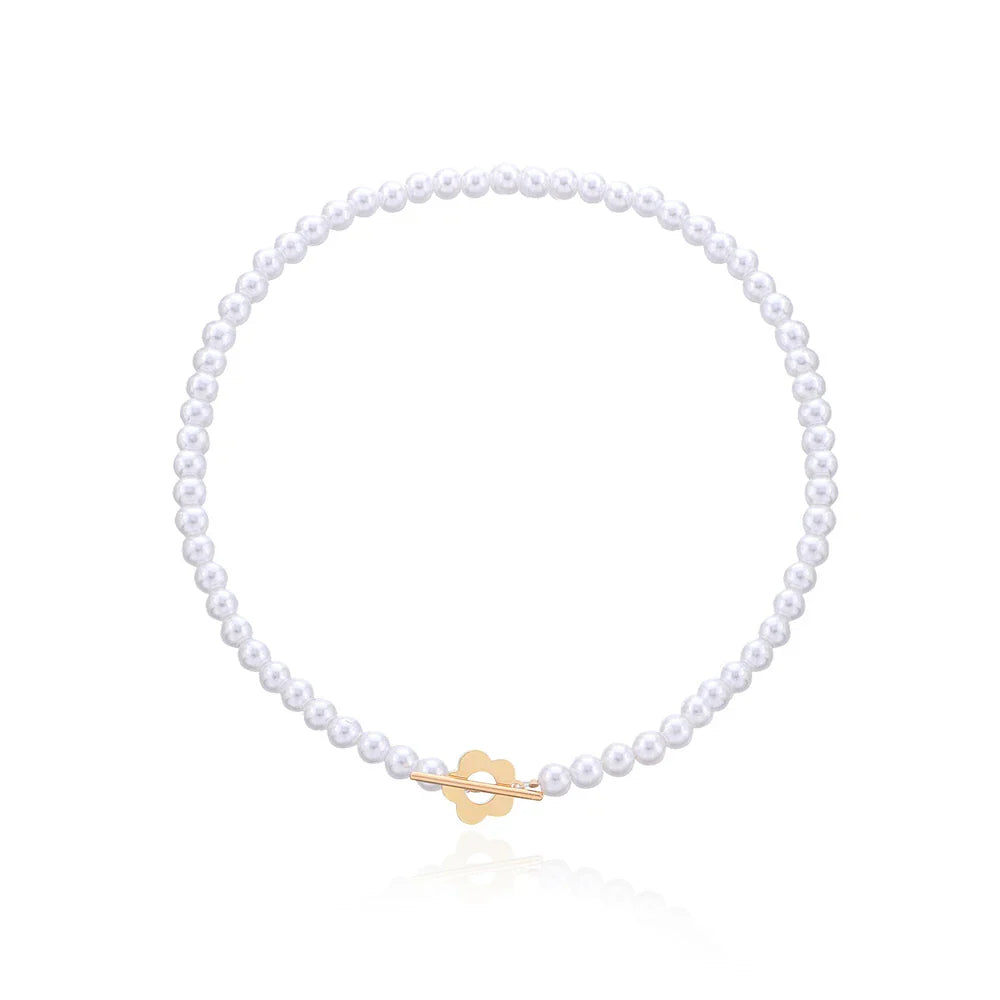 White and gold Flower Pendant Choker Necklace
