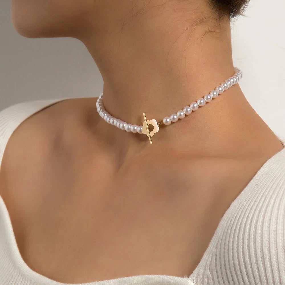 White and silver Flower Pendant Choker Necklace