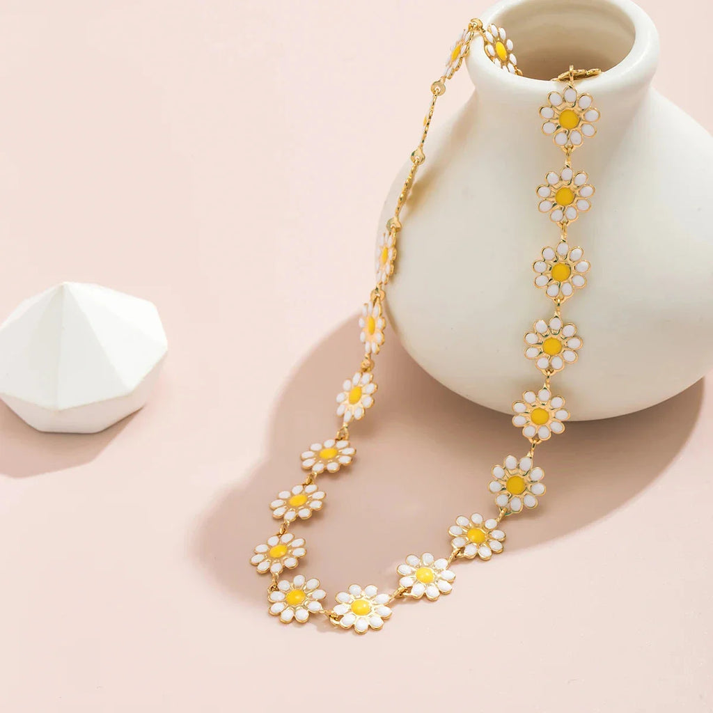Choker Necklace Daisy Flower Pendant