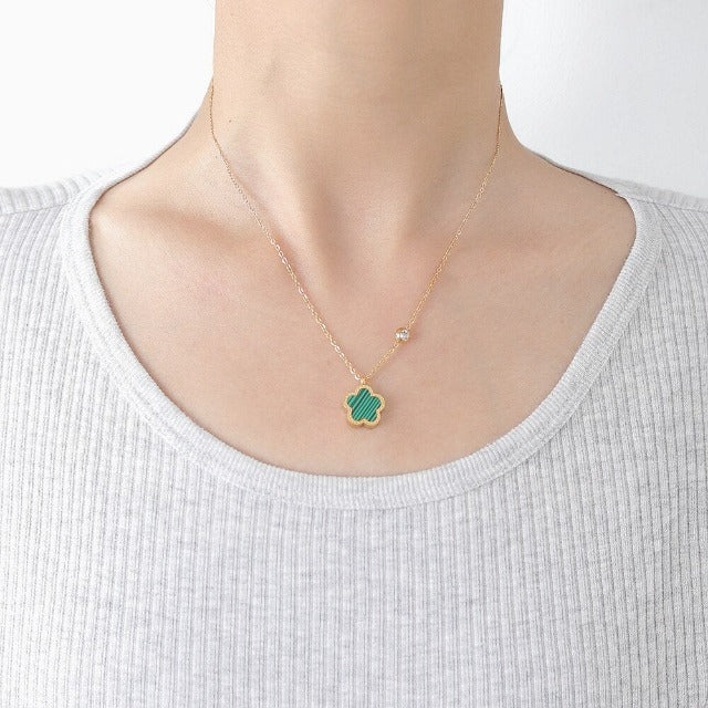 Pearl Clover Necklace Golden Chain Pendant for Green Women