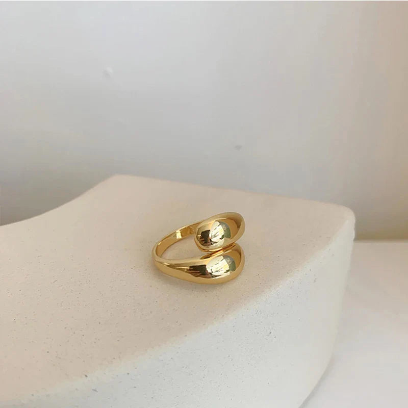 Elegant Water Drop Ring Band gold