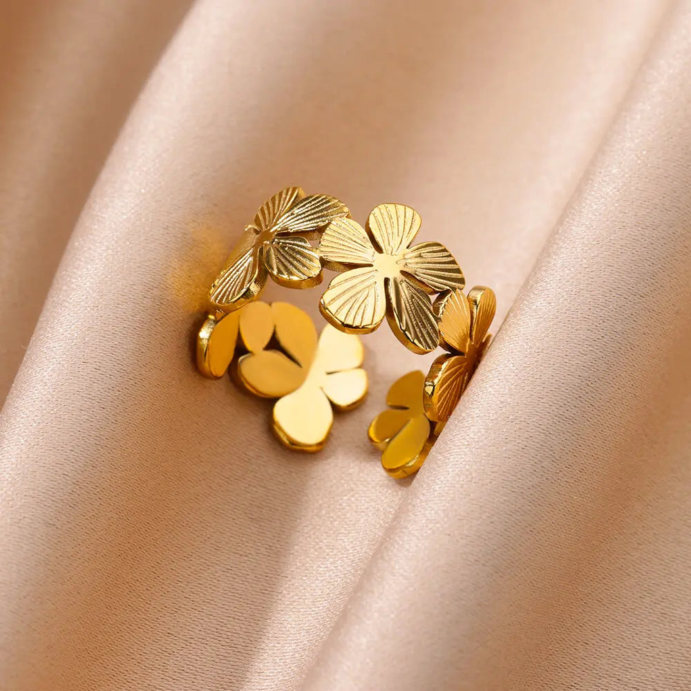 Large Ring with 5-Petal Golden Flowers
