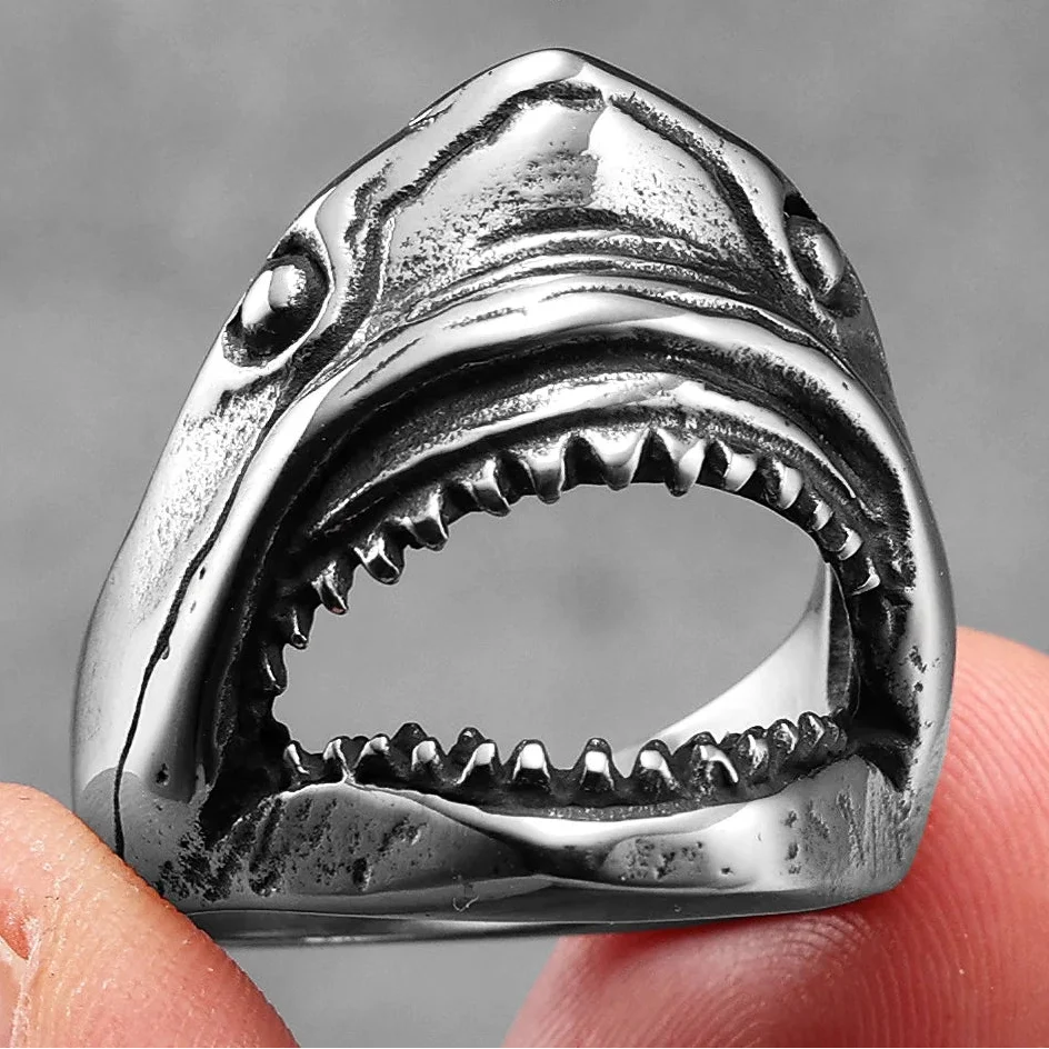 Large shark-head ring