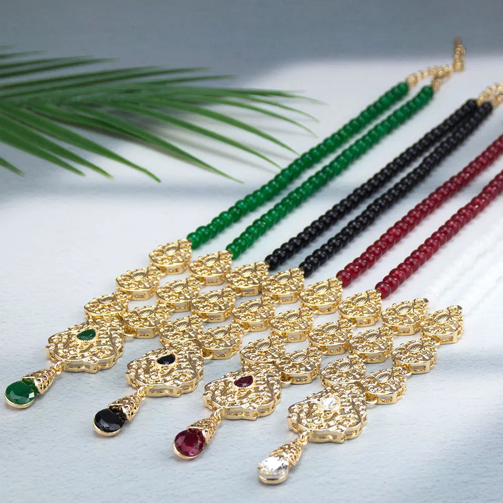 Long necklace with traditional Arabic wedding pendant in black